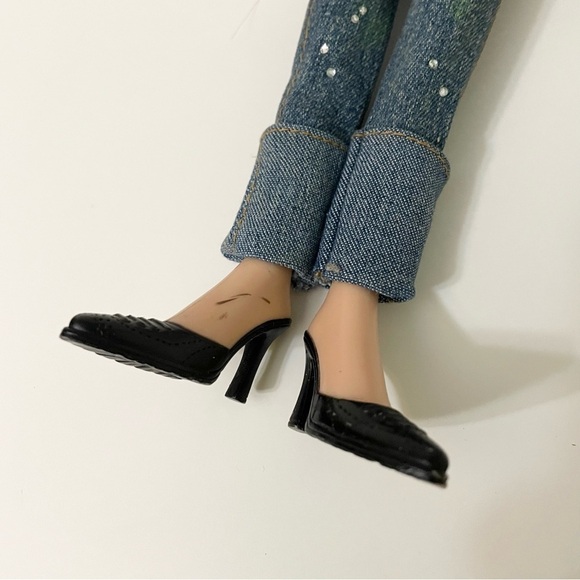 Bratz Doll Roxxi Twin MGA Doll - Picture 5 of 16